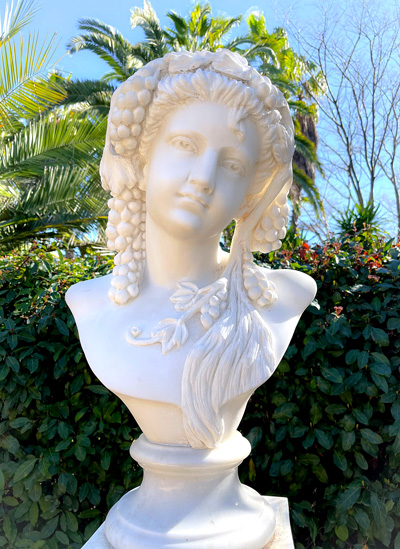 Apollo-Bust-at-Poseidon-fountain