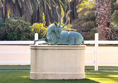 Sculpture-Apollo-lawn