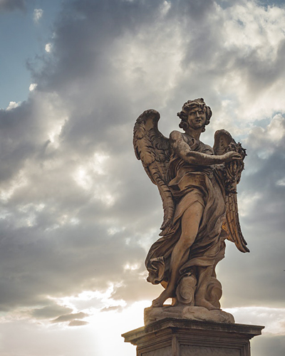 angel-with-clouds